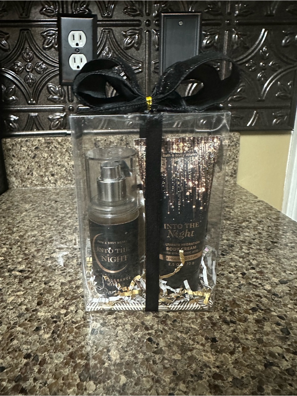 Bath & Body Works Into The Night Gift Set/Kate Spade - Black & Gold